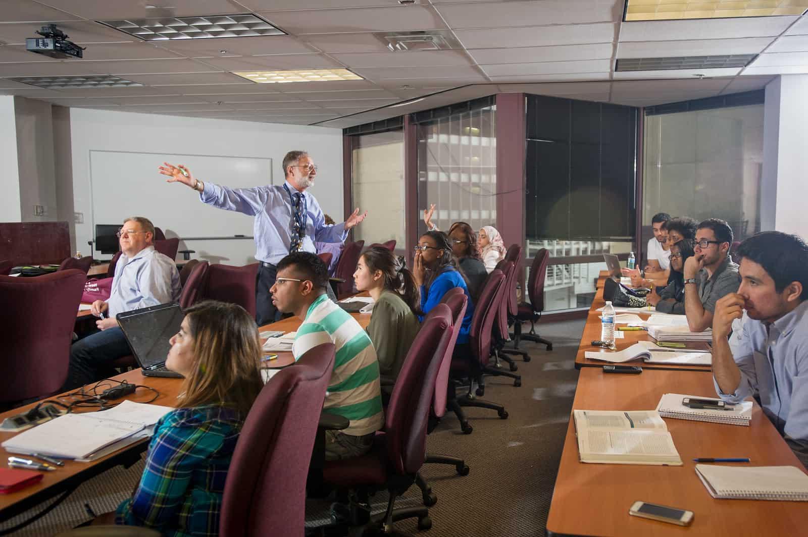 Dr Steven Shwiff teaching class